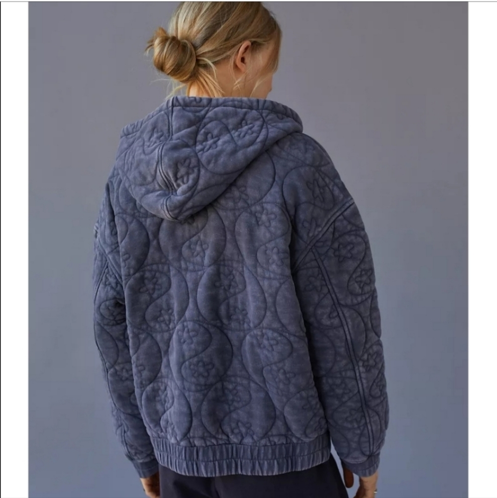 ISO!!!! UO Star Hoodie size M - Picture 2 of 2